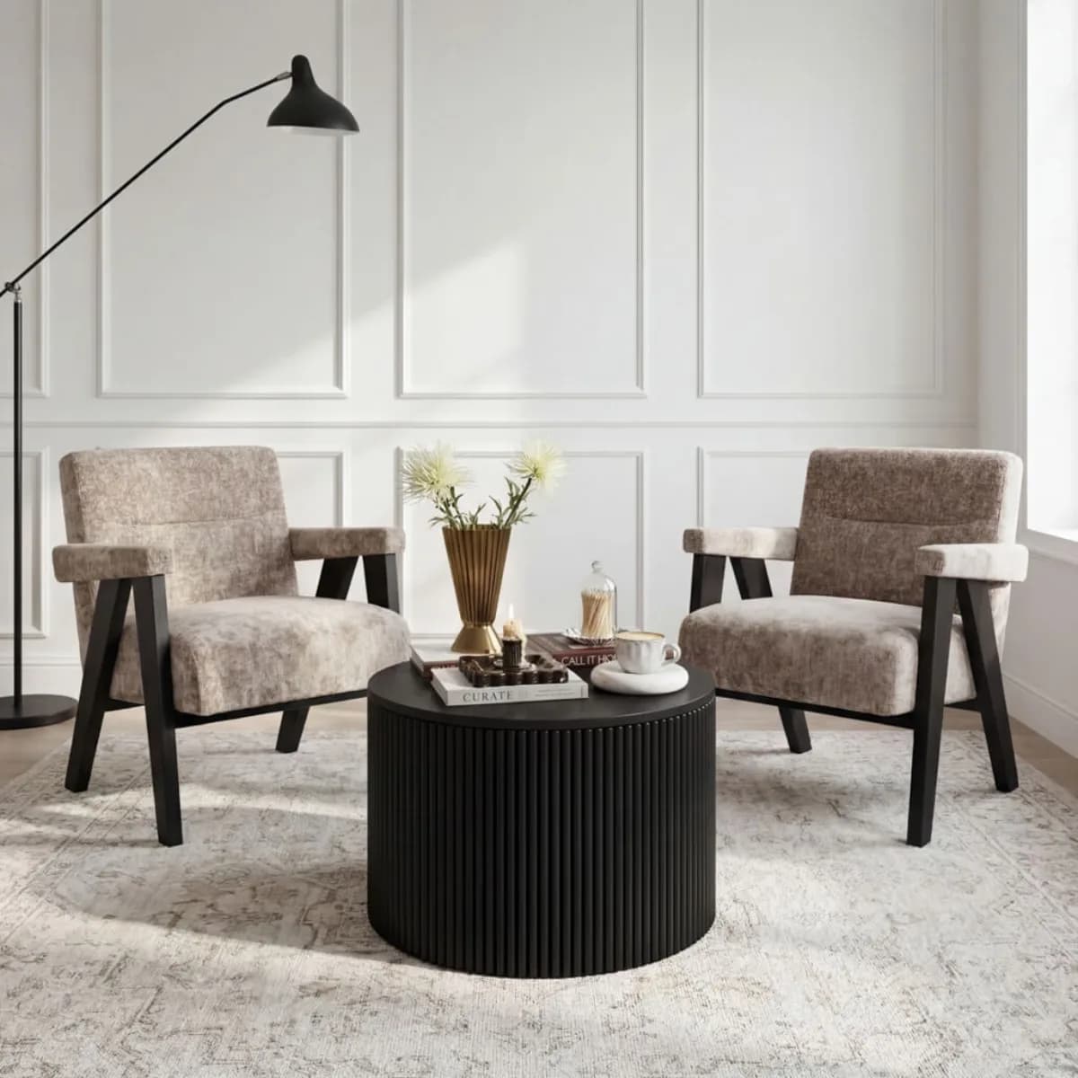 Abel Tuscan / Black Chair