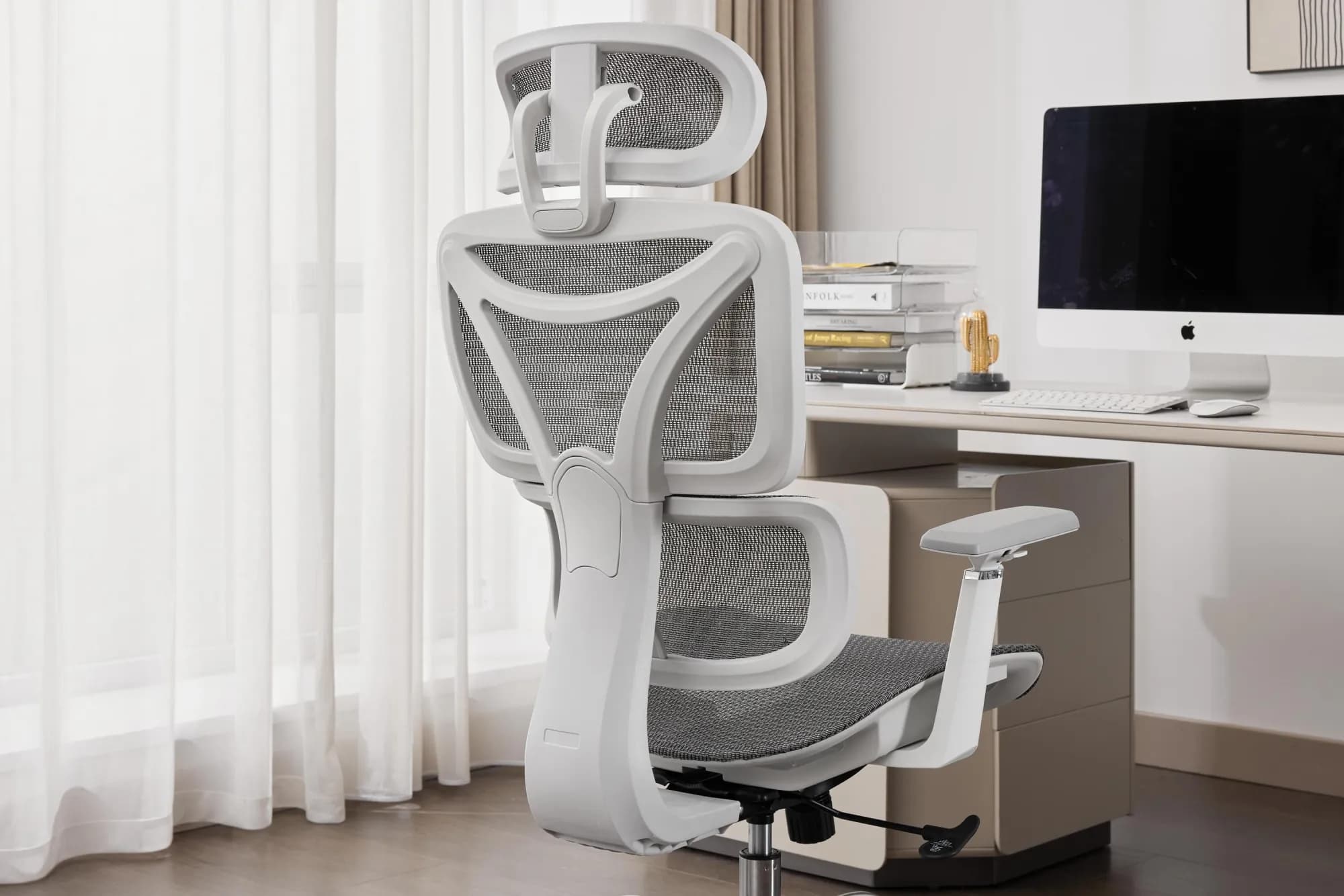 Elite Mesh Grey/White Office Chair